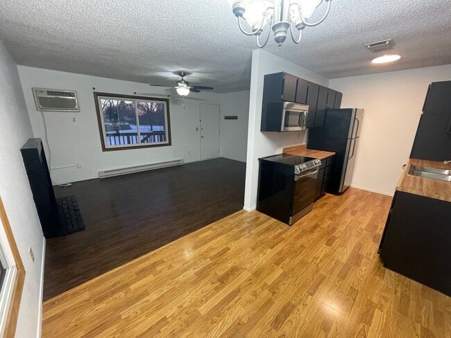 Building Photo - 3 Bed Town Home in West Fargo - MOVE IN IN...