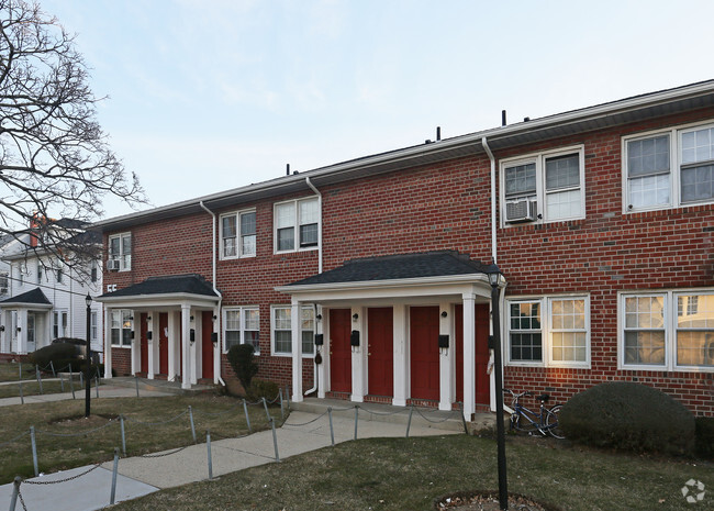 Building Photo - 55 Nassau Place