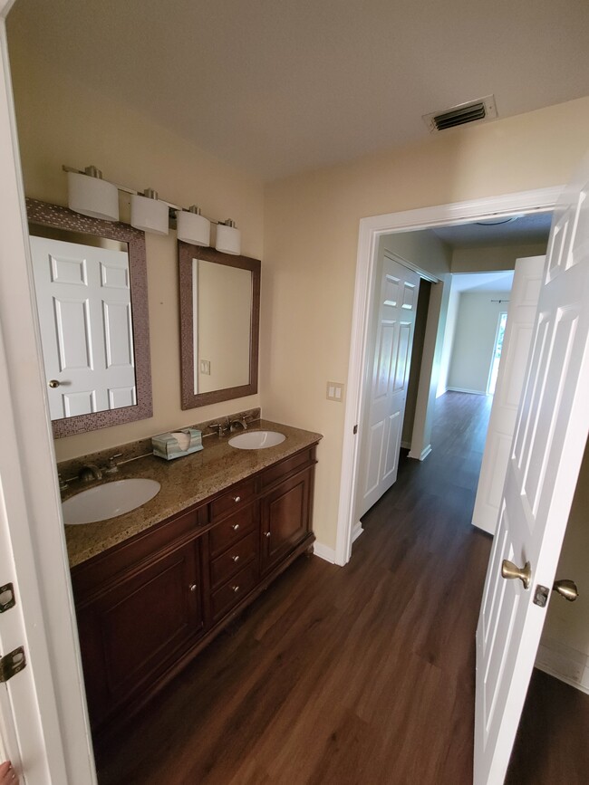 Foto del edificio - 9162 Whippoorwill Trail