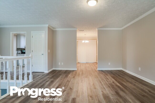 Building Photo - 800 Wayside Dr