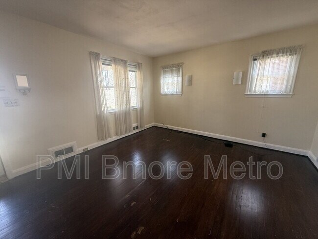 Building Photo - 3609 Woodlea Ave