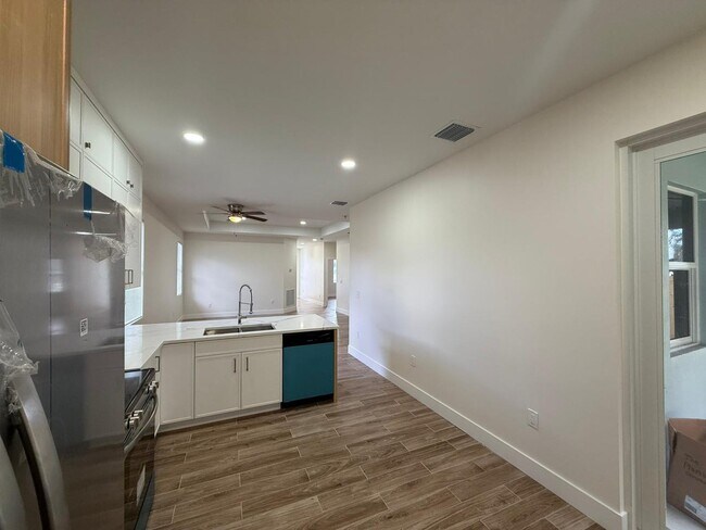 Foto del edificio - 7723 Haverhill Road Ext
