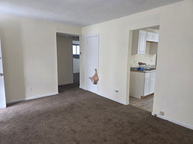 Building Photo - 4345