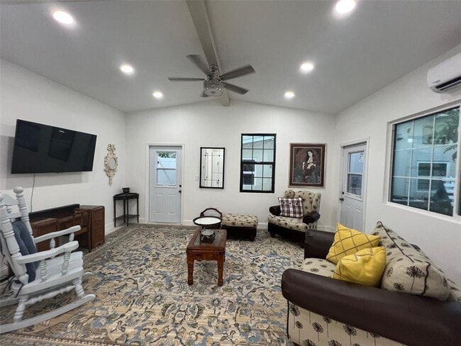 Foto del edificio - 6441 Willow Wood Ln