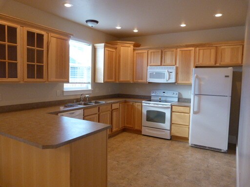 Building Photo - 137 Villa Ct