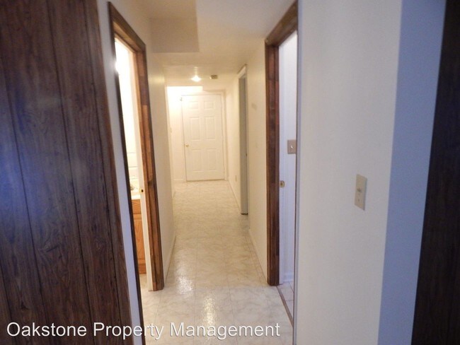 Building Photo - 4 br, 3 bath House - 48 Hall Ct.