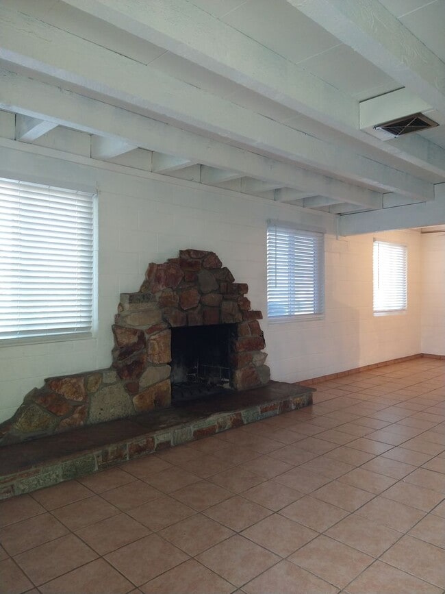 Building Photo - 44850 Cabrillo Avenue