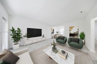 Building Photo - 6930 Rue Versailles Dr