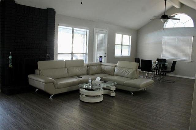 Foto del edificio - 808 Bridgewater Ln