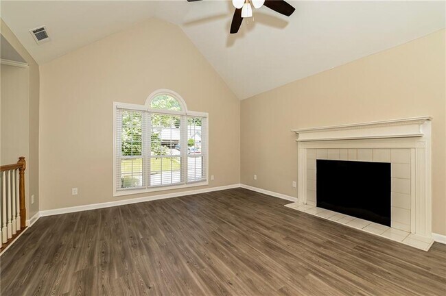 Building Photo - 118 Clarin Way