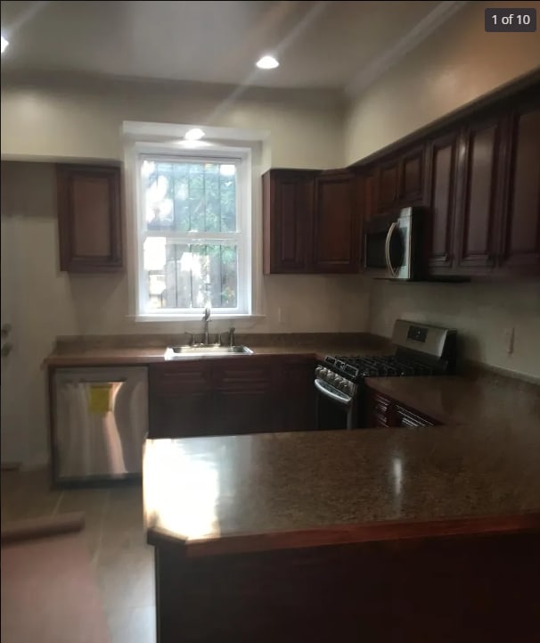 Primary Photo - 1626 N Milton Ave