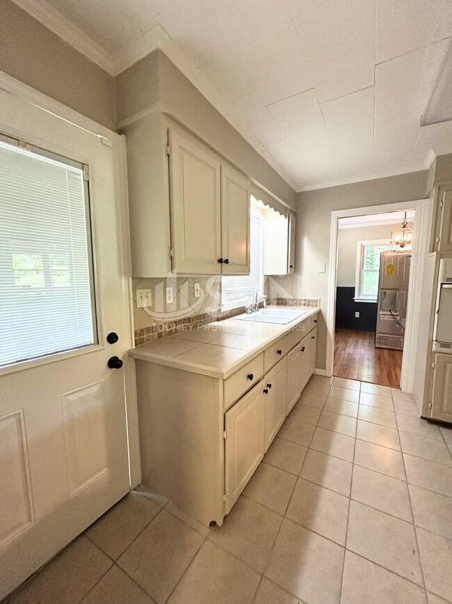 Foto del edificio - 2913 Riverside Dr