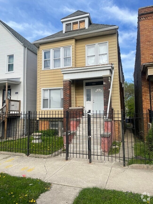 Building Photo - 6041 S Loomis Blvd