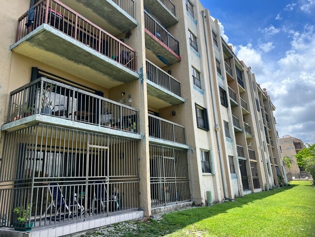 Building Photo - 10145 NW 9th Street Cir