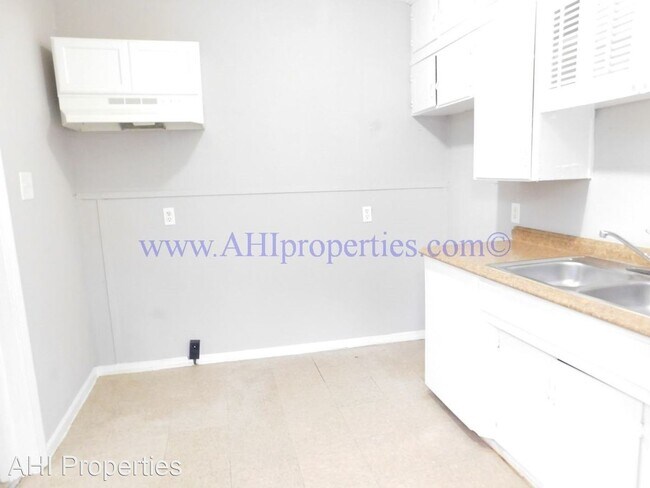 Building Photo - 3 br, 1 bath House - 320 Birwood Avenue