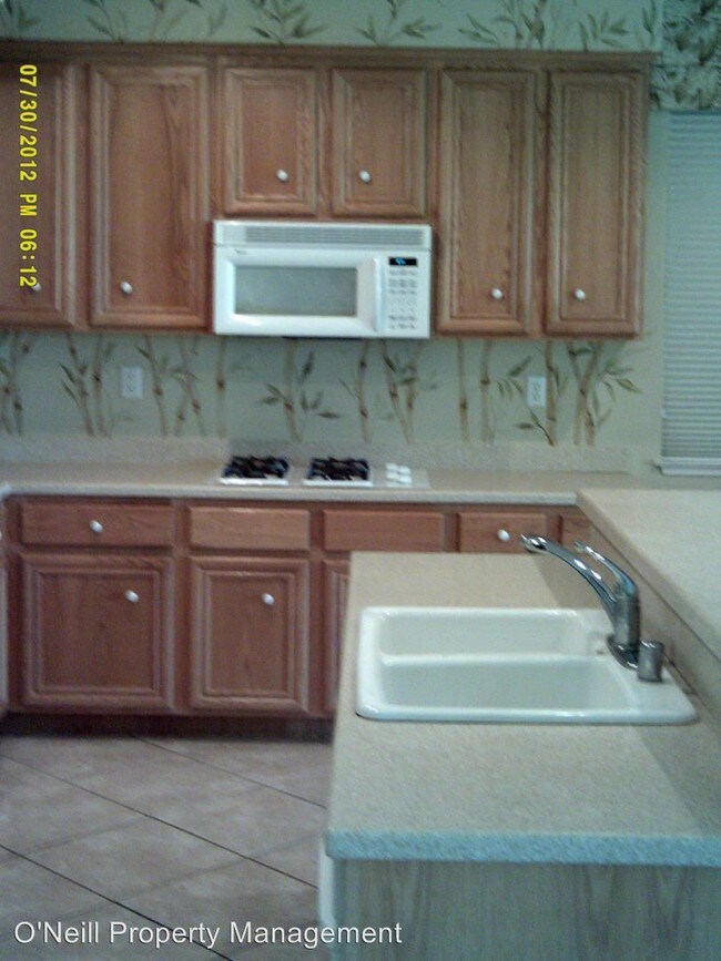Building Photo - 1227 Via Vista Dr
