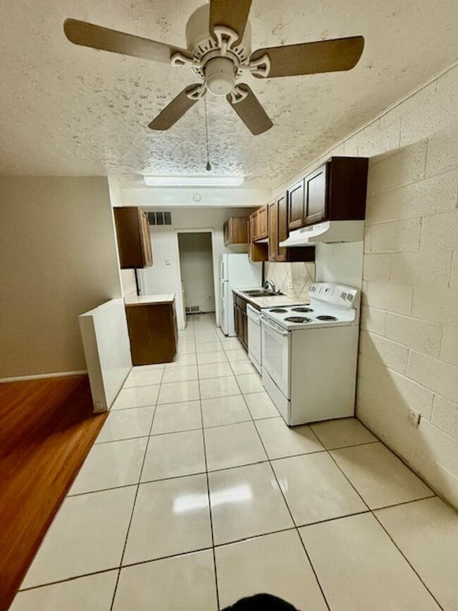 Building Photo - Warnock Avenue