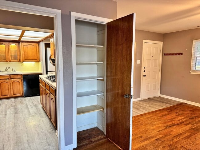 Foto del edificio - 4503 McCrory Ave