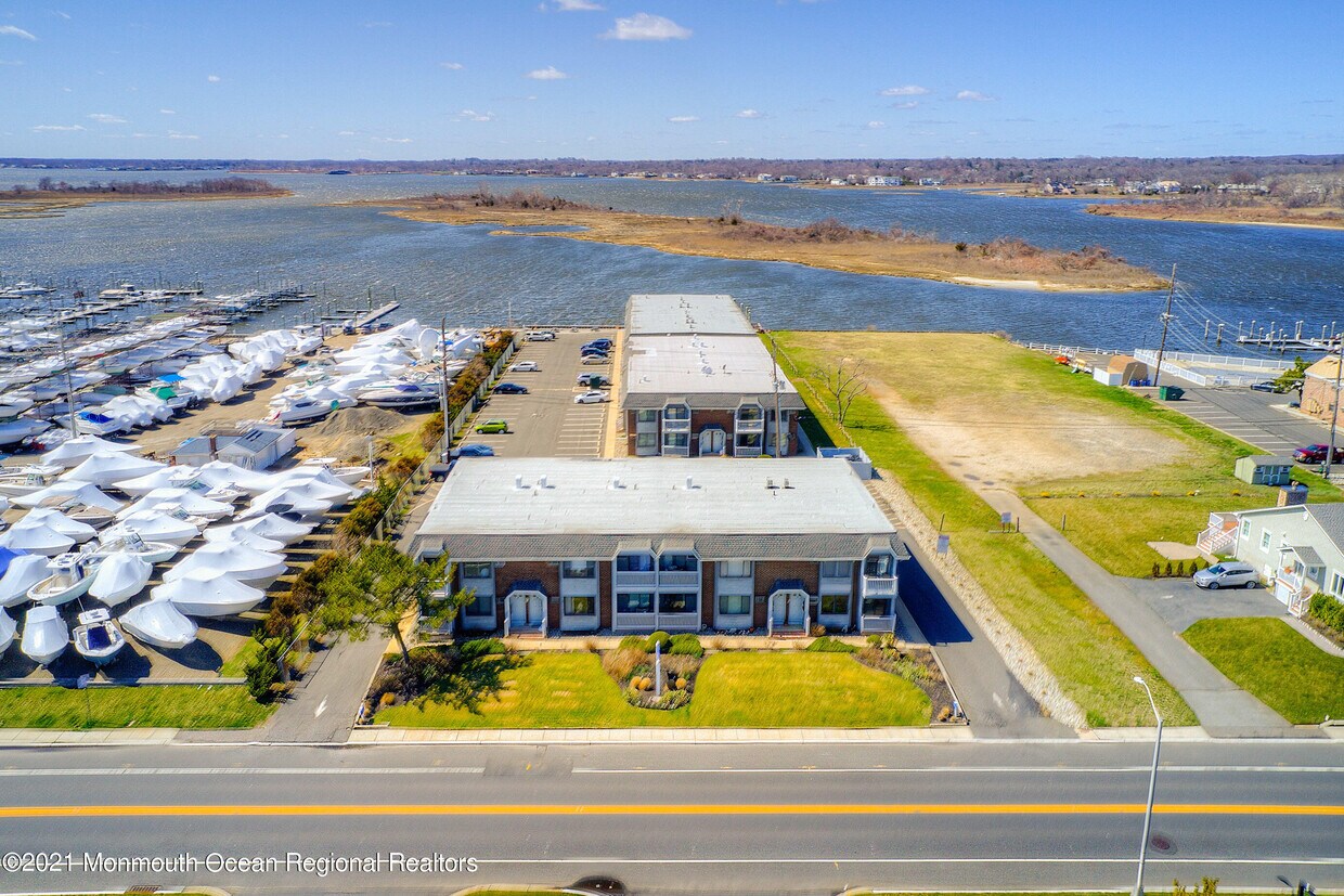 1382 Ocean Ave Unit A8, Sea Bright, NJ 07760 Room for Rent in Sea