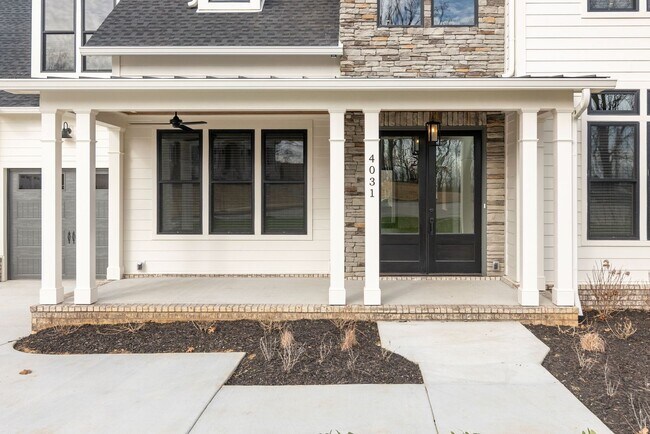 Foto del edificio - Like New 4 Bedroom Luxury Home in Franklin TN