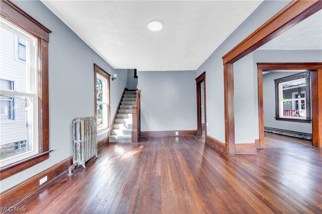 Building Photo - 3722 W 36th St