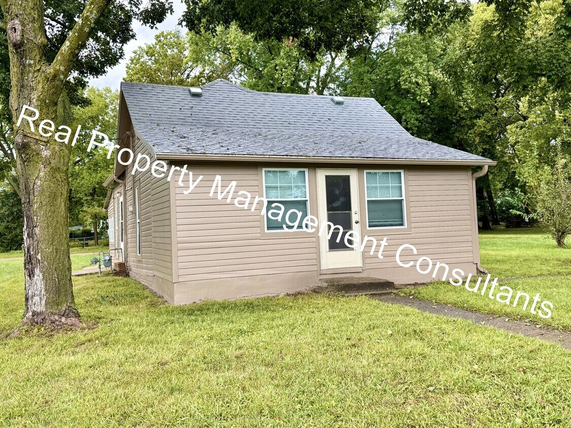 Foto principal - 3 Bedroom with Spacious Backyard