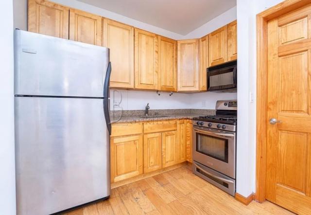 Building Photo - 2 bedroom in ASTORIA NY 11102