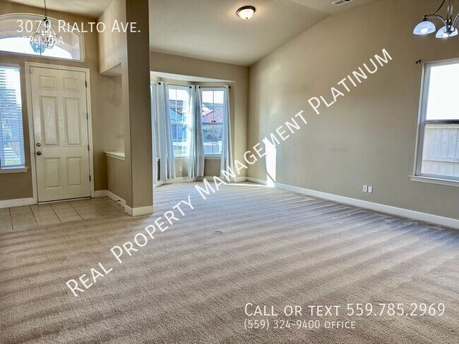 Foto del edificio - 3079 Rialto Ave