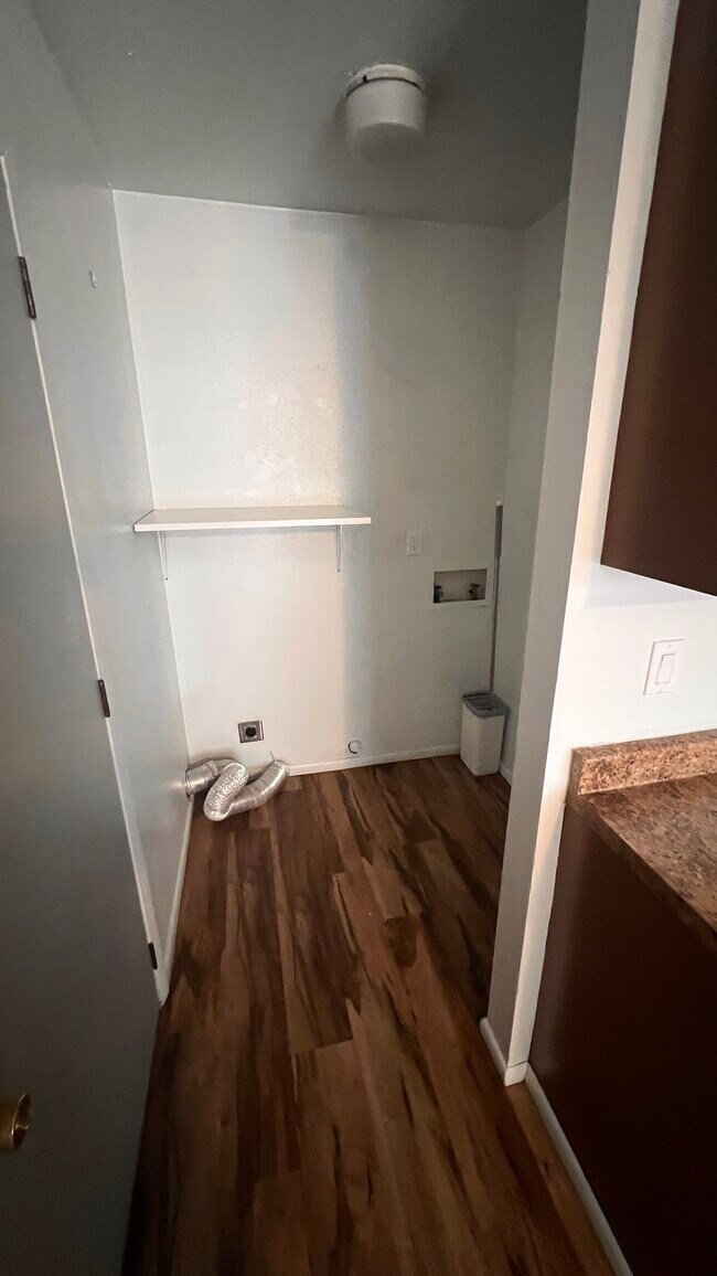 Foto del edificio - 3421 Box Canyon Ave