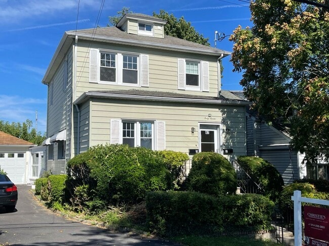 Building Photo - 47 N High St