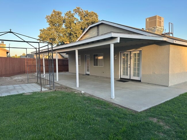 Building Photo - 2154 Berryhill Ave