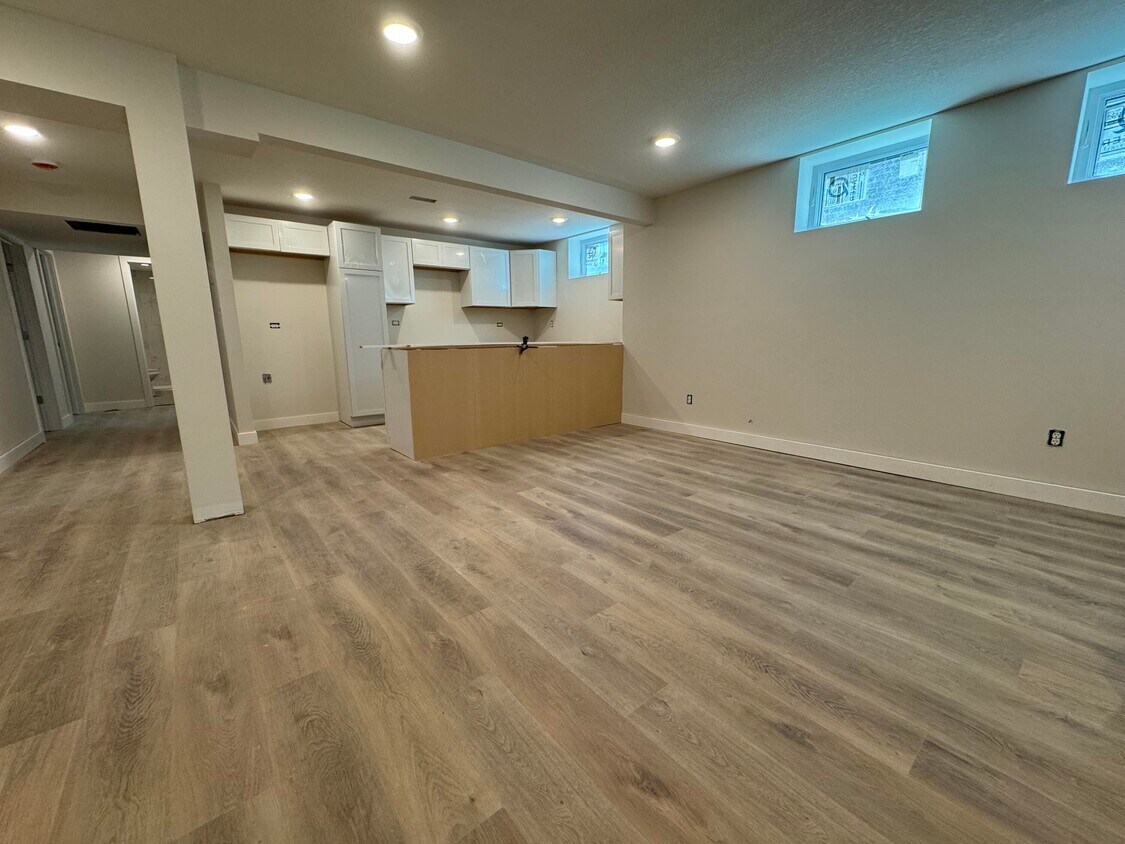 Foto principal - 1411 Rosemary Ln