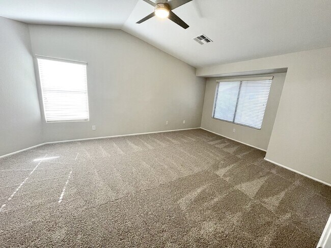 Foto del edificio - 42495 Chambers Dr