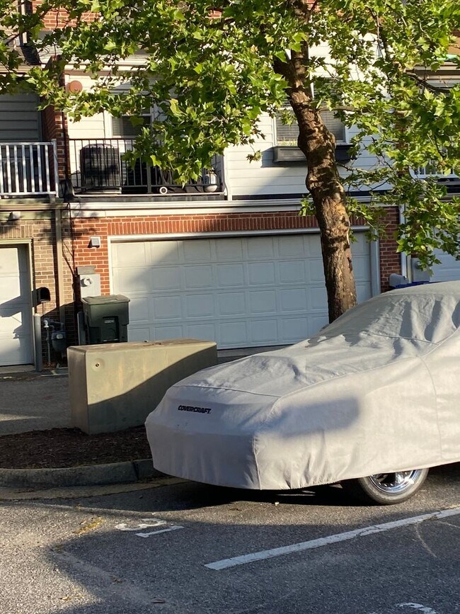 Foto del edificio - Stunning Fully Furnished Loft in the Heart of Norfolk