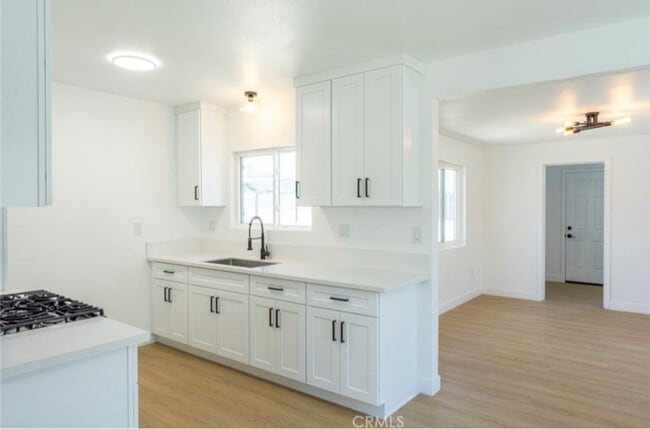 Building Photo - 1218 6th St