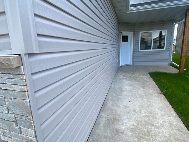 Building Photo - NEW CONSTRUCTION - MODERN LIVING: 3 bdrm/2 bath