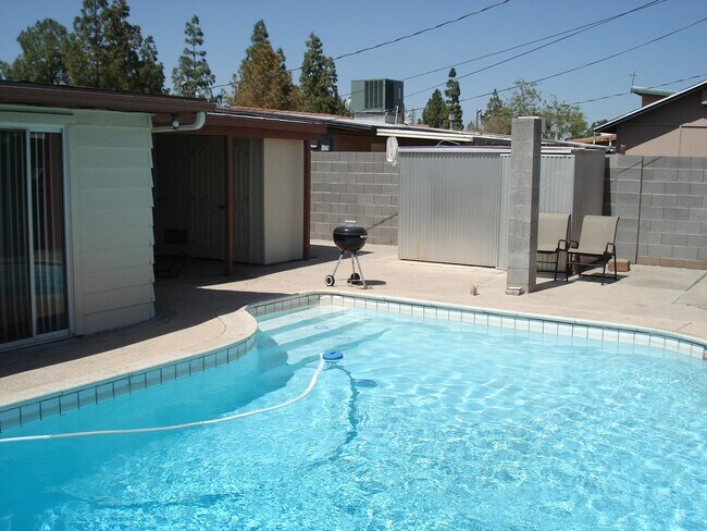 Building Photo - END OF SUMMER SPECIAL - FREE RENT FOR SEPT...