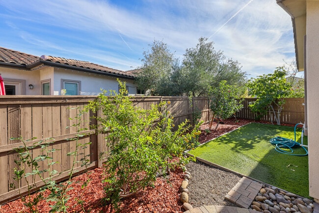 Building Photo - 8137 Auberge Cir