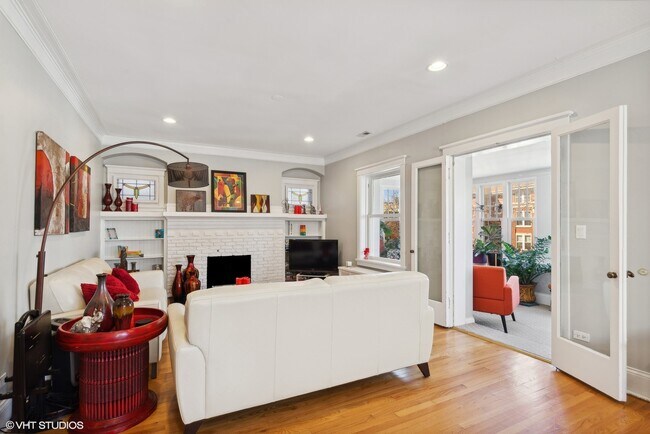 Foto del edificio - 1435 W Jarvis Ave