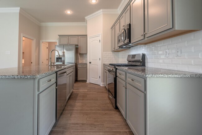 Building Photo - 438 Lake Breeze Dr