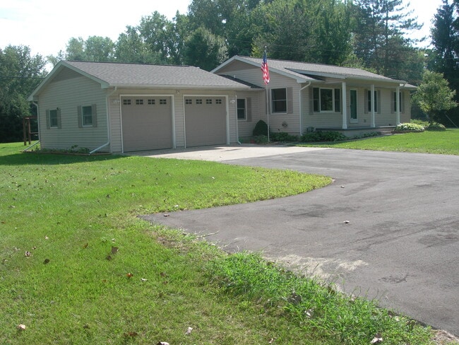 Two car garage/remote - 8620 Willow Rd