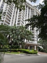 Building Photo - 2000 Towerside Terrace