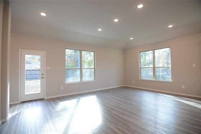 Building Photo - 1109 Yellowstone River Rd