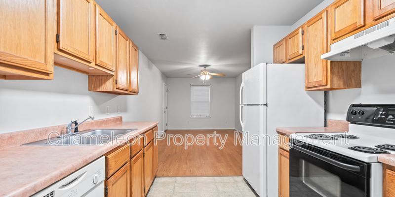 Foto principal - 1431 Sligo St