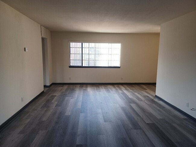 Living Rm - 27504 Violin Canyon Rd