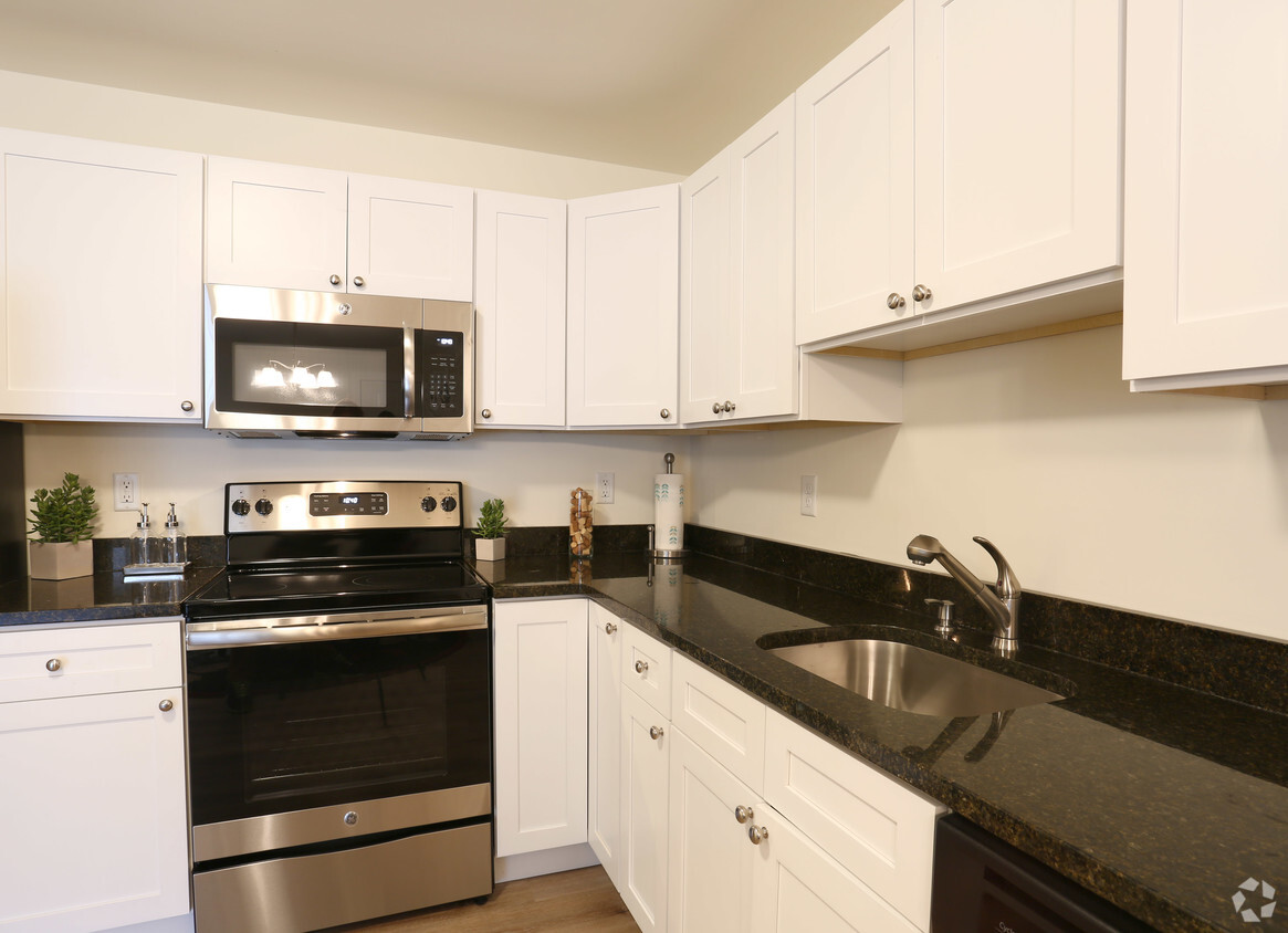 Cocina - Spacious 2 bedroom apts located in the...