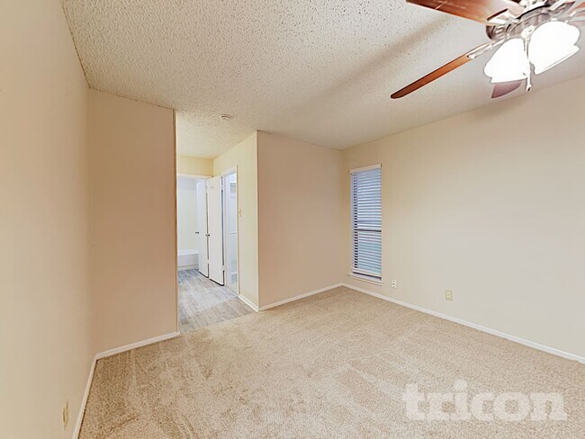 Building Photo - 6215 Ridge Arbor St