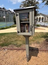 Outdoor Library Nook - Majestic Parc