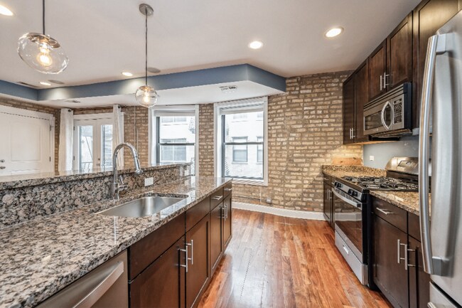 Building Photo - 4436 N Damen Ave