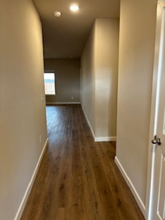 Foto del edificio - New Home! 1st month free!